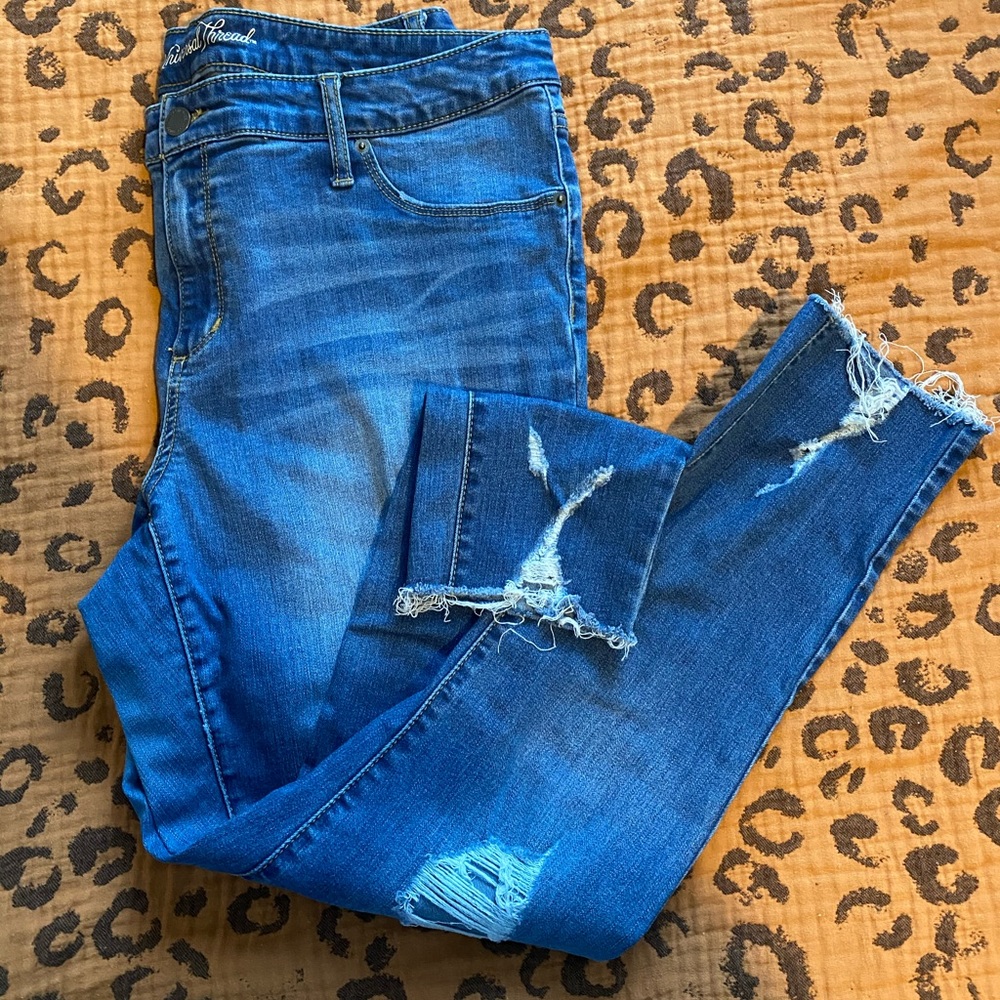 Universal Thread Ripped Skinny Jean